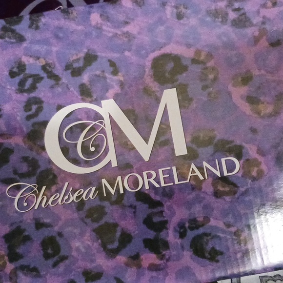 White Chelsea Moreland 2" 8 1/2 wide sandal - Picture 7 of 9